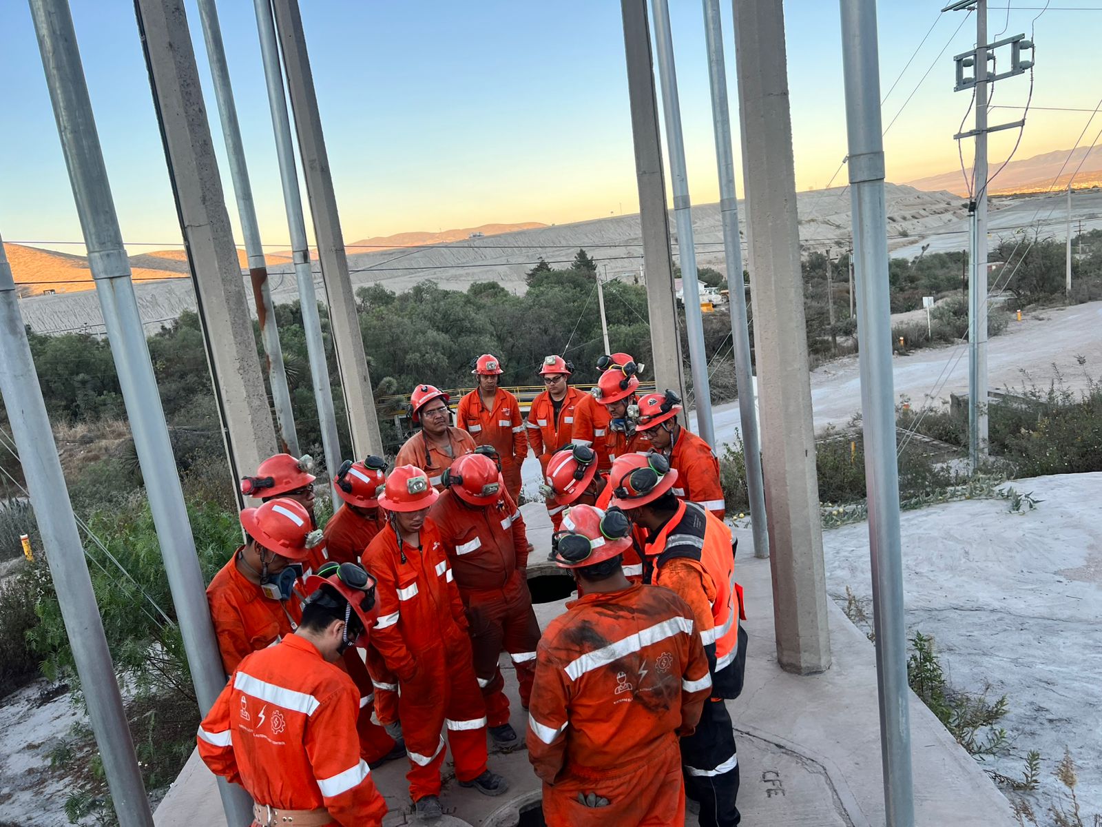 Equipo UM MINING en sitio